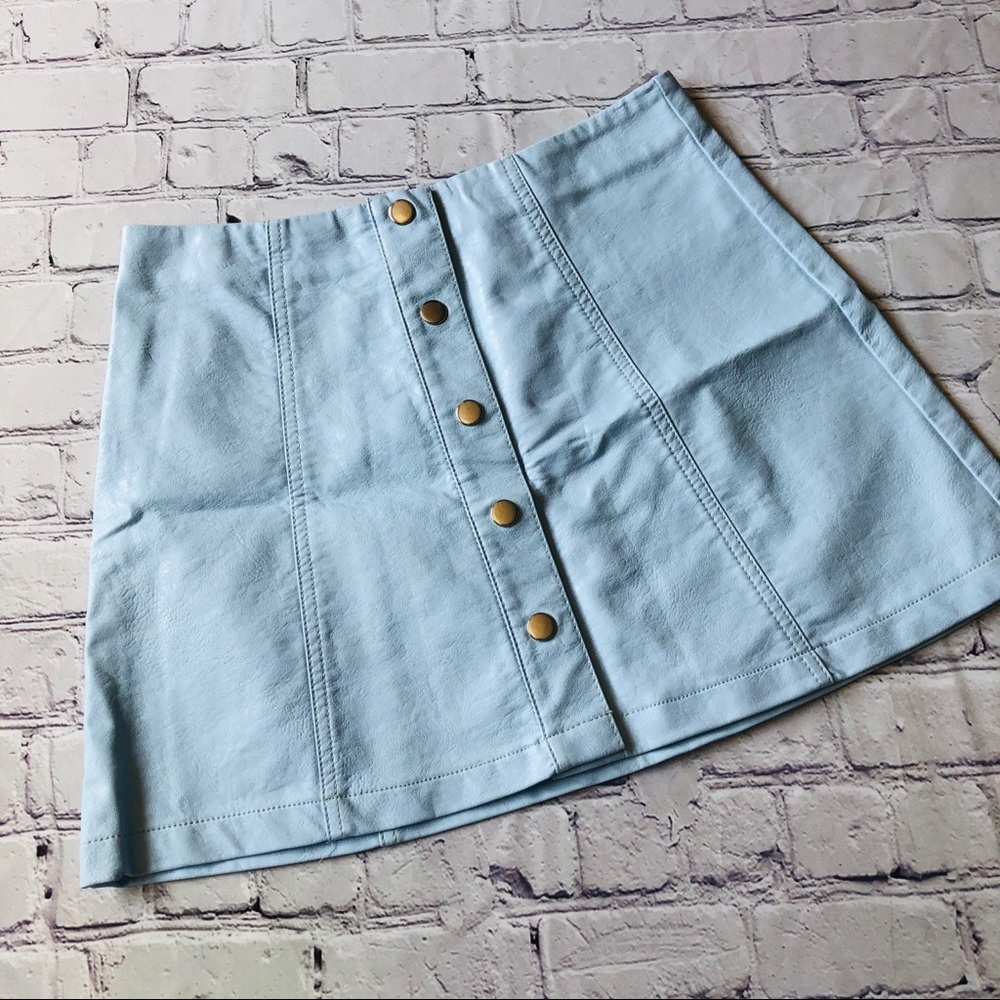 Forever 21 faux leather sky blue snap front A line mini skirt size‎ Small